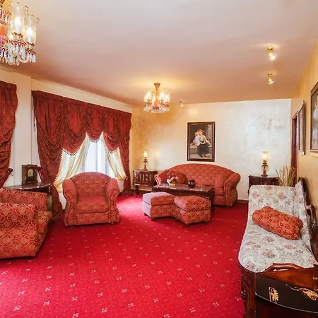 Отель Dallas 4*