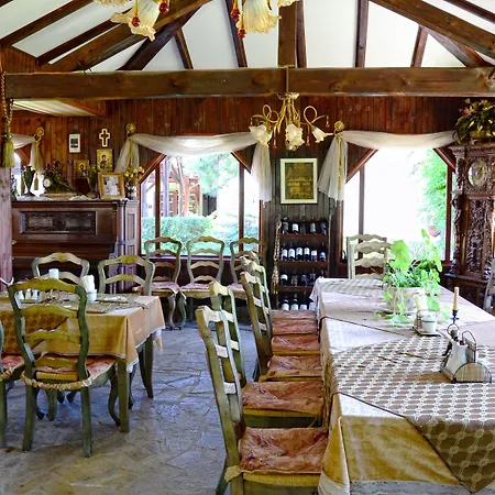 Отель Dallas 4*