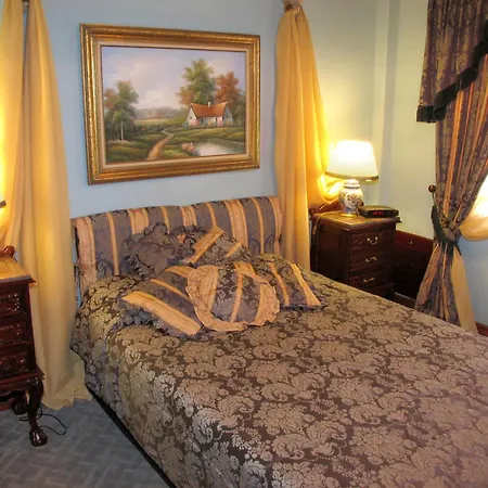 Отель Dallas 4*